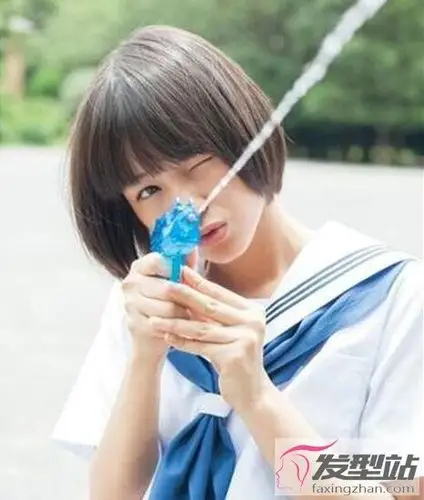 学生波波头怎么剪好看 简约时髦尽显青春魅力