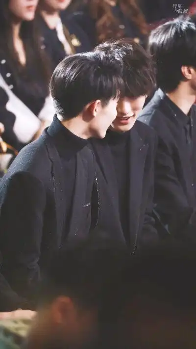 马嘉祺丁程鑫 鑫祺马丁 图源水印