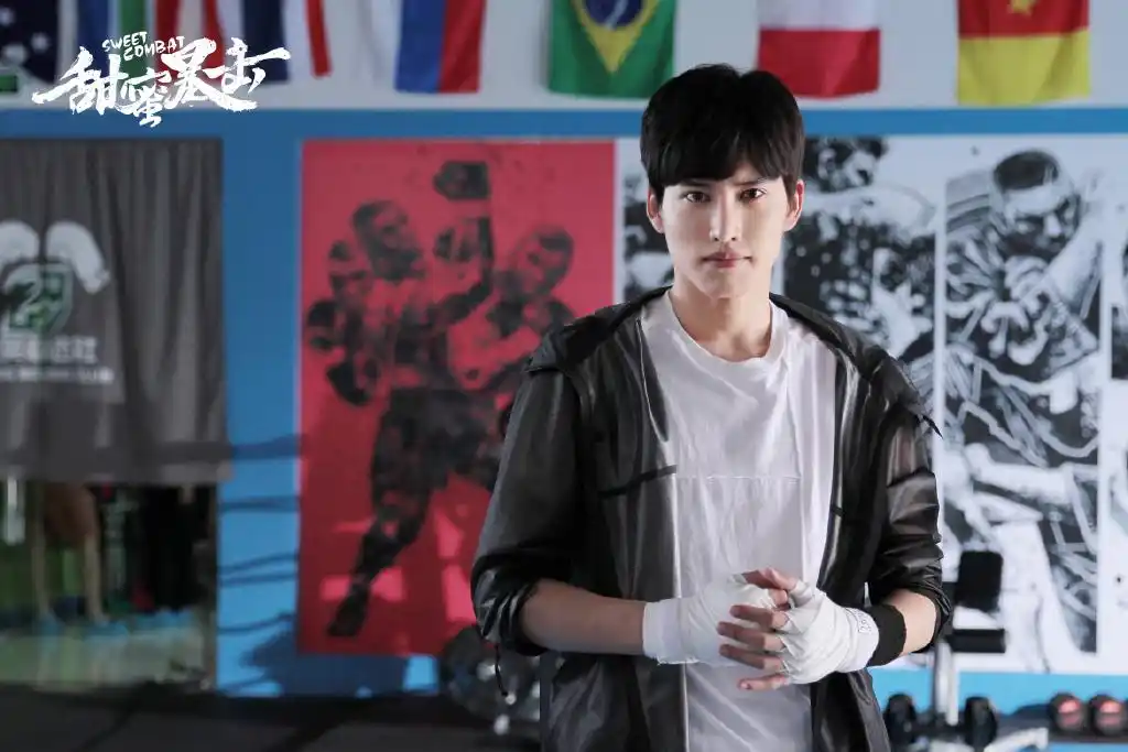 赵越甜蜜暴击开播全能社长骆冠言今晚上线