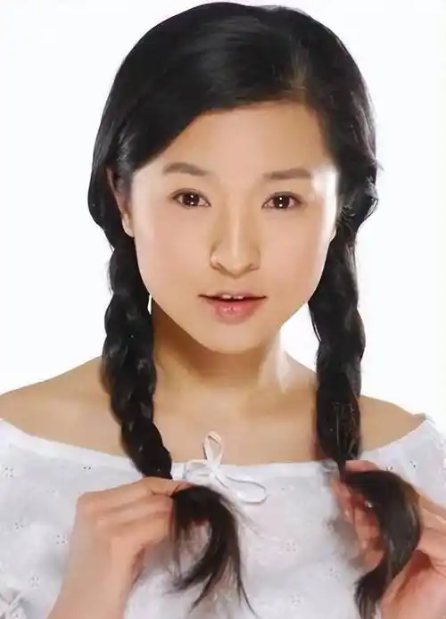 演员魏小军:40岁走红,45岁就"消失",如今新身份露面惊艳众人_表演