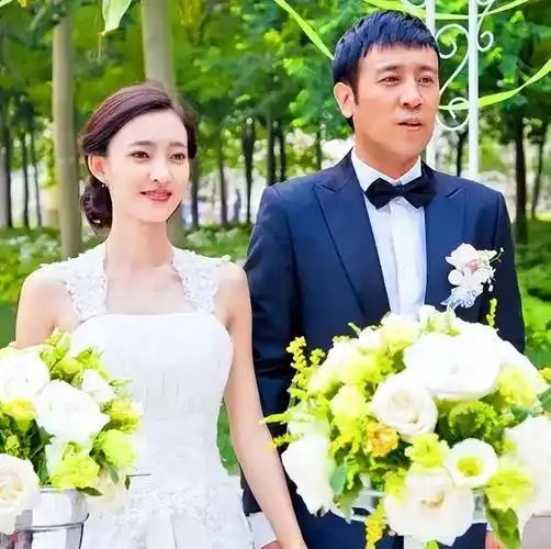 于和伟的贤惠妻子:支持老公资助8个哥哥姐姐,一个好女人旺三代_宋林静