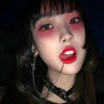 个性酷拽的霸气女生头像