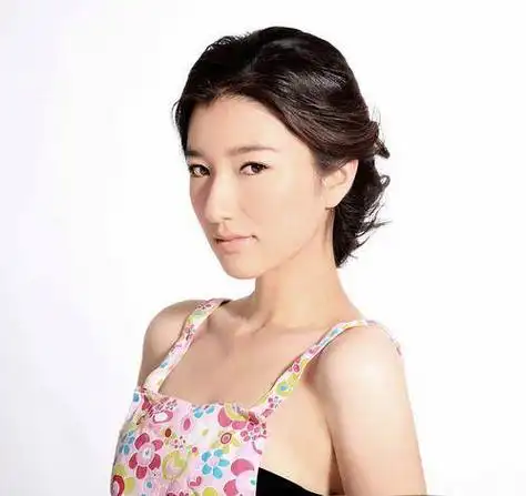 回顾:猫脸女孩相亲,雷人妆容无一人敢牵手,卸妆后水灵动人