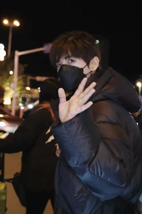 3738.35 云南看!有帅哥!@张远bird