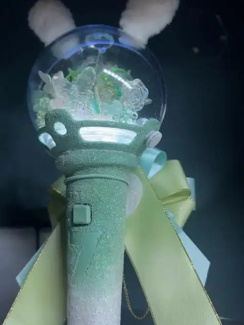 置顶#贺峻霖 全能美颜主舞#92#贺峻霖 梦蝶破笼#应援棒改造,真的