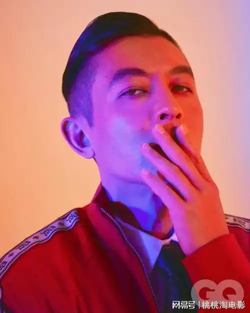 陈冠希获台版gq年度男性屹立时尚潮头型格不变