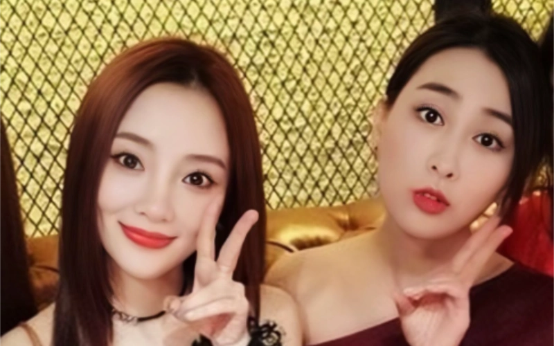 马苏与李小璐比耶,p万申请一起,亮亮不同意