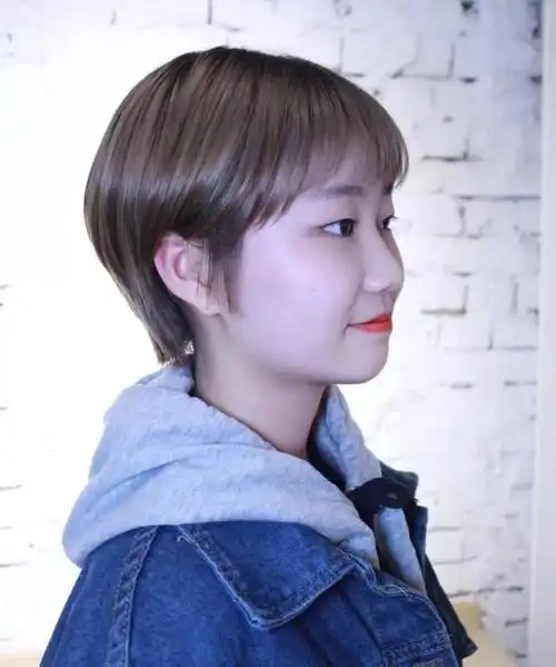 娇小的女生剪什么发型好看还显高