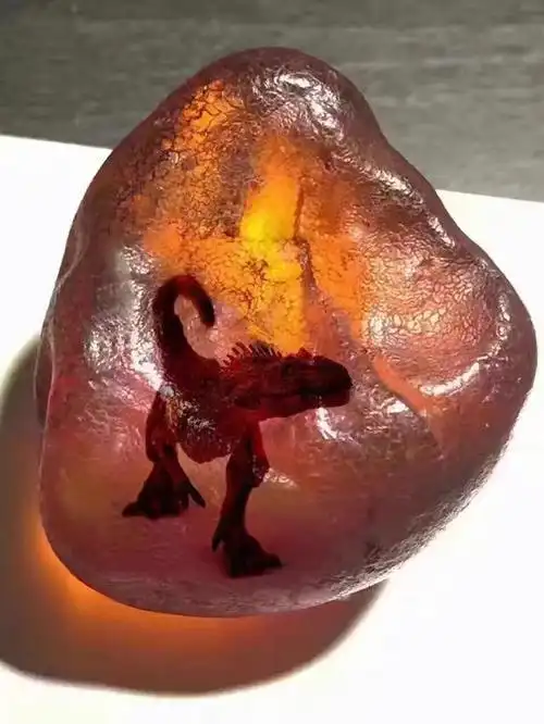 琥珀中的恐龙?其实就在我们身边!