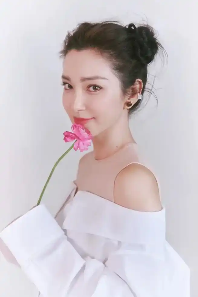 李冰冰双丸子头造型.#李冰冰 谁能看出来 - 抖音