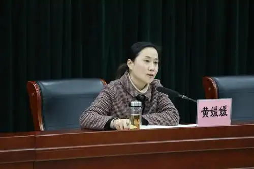 区委常委,组织部长黄媛媛指出,要当好团干部,珍惜共青团工作经历,踏实