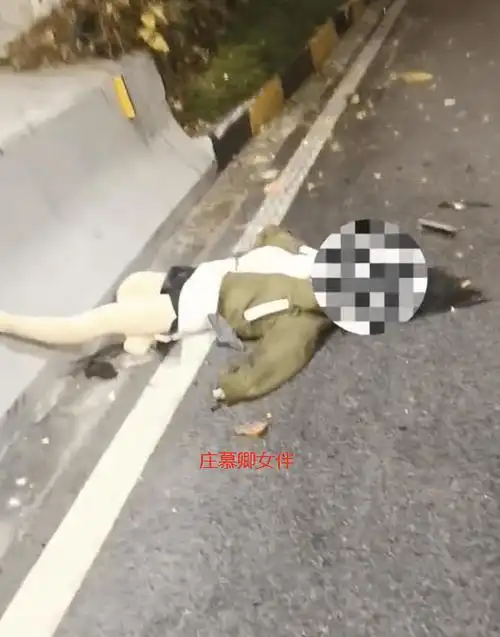 庄慕卿车祸身亡后,女伴男友还原现场,翘头车主年仅16死亡是必然_隧道