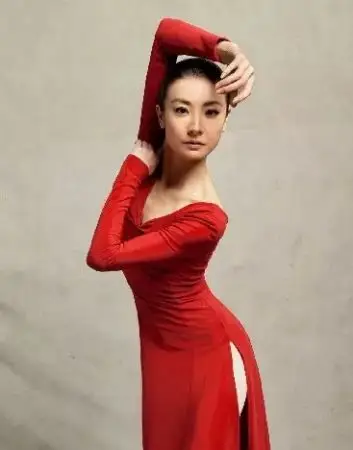 足尖上的华裔"女神"谭元元:20多年从未停止旋转