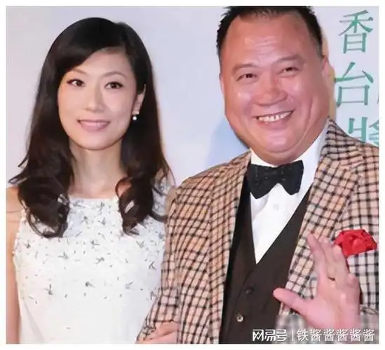 看67岁万梓良现在的处境,才知道,原来周润发早就把答案说出来