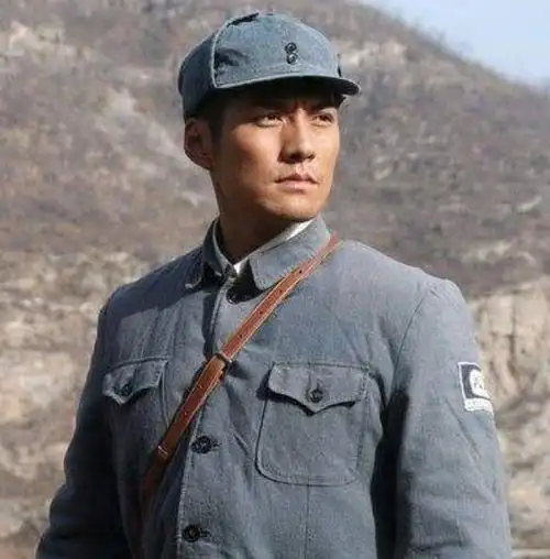 八路军的军装是灰色的?真实情况是大部分为黄绿色