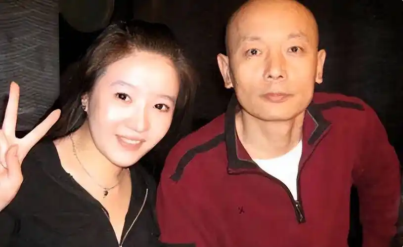 妹妹远在美国,父母也已离世,如今66岁无儿无女的葛优如何了_贺聪_私