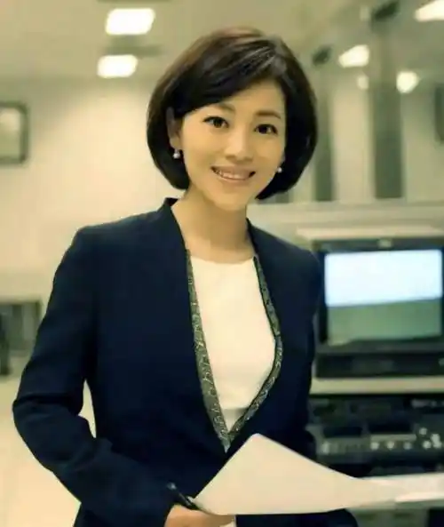 主持人劳春燕怀孕后坚持上班跟丈夫分居多年风光背后有心酸