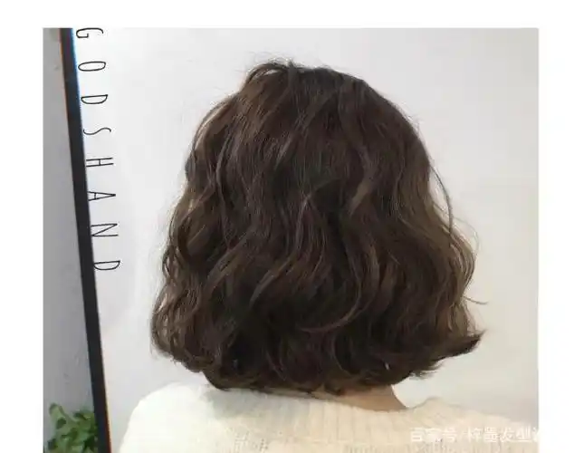 烫发经典,中发慵懒风烫发,好看易打理