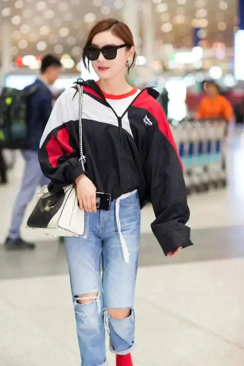 跟女明星学穿牛仔裤的小套路怎么穿都是小细腿