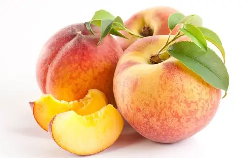 壁纸 桃子,切片,白色背景,水果 5120x2880 uhd 5k 高清壁纸, 图片