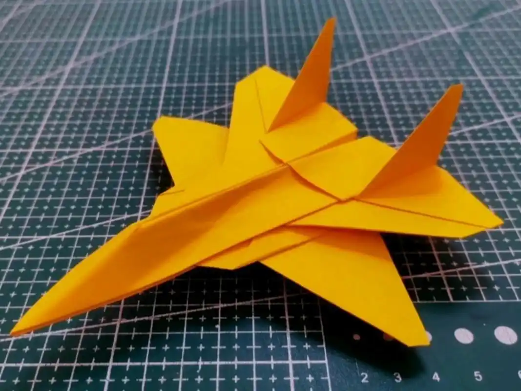 战斗纸飞机折纸教程,造型超逼真