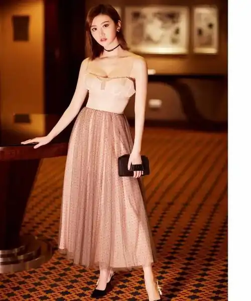 景甜才是性感水蜜桃露肩造型诠释清纯可爱与性感迷人