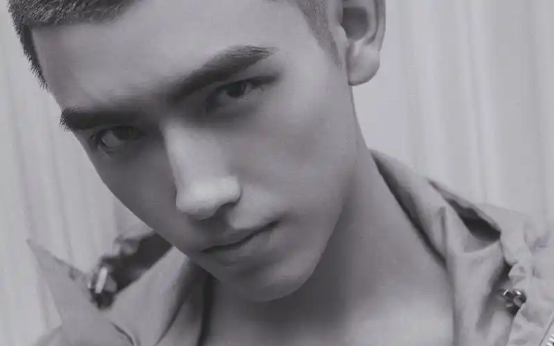 陈飞宇酷帅寸头写真图片桌面壁纸