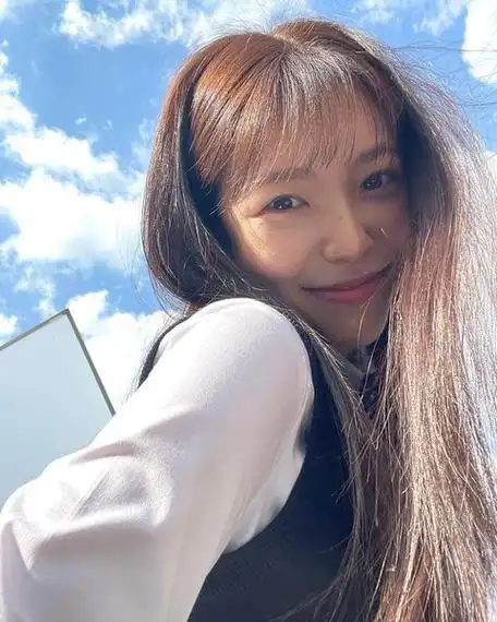 [red velvet][分享]210622 哇,red velvet yeri真的好会自拍呀!