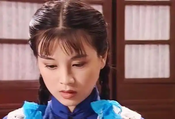 虽然赵明明已经退圈二十多年了,但她在好多影视剧里的美丽形象一直留