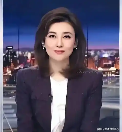 央视最美女主持李红好标致!