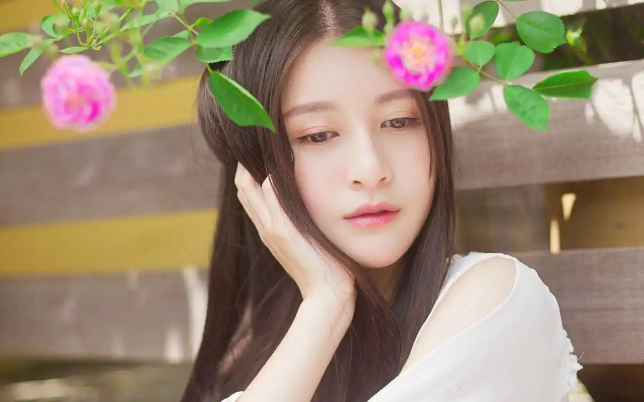 清爽的森系女孩高清桌面壁纸