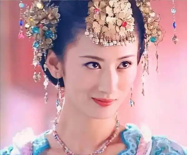 "天生狐狸眼"的5位女星:眼神妩媚灵动,勾人魂魄,个个绝美_眼睛_角色