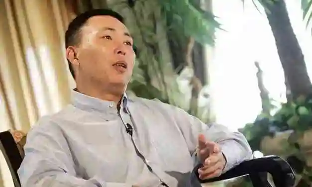 为老板年赚25亿却只拿基本工资和一辆车今资产比老板多百亿