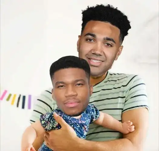 自媒体晒新爸爸与儿子组合库里利拉德tjd字母哥