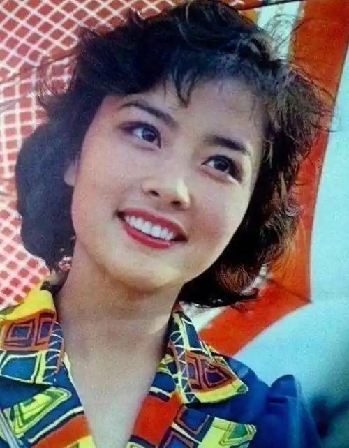 原创邬倩倩被误认为小三上位19年婚姻破裂前夫娶小30岁女友