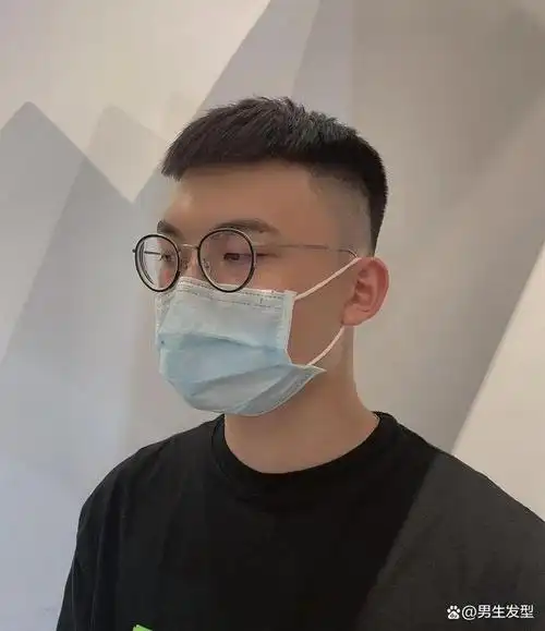 适合"微胖"男生剪的3款发型,清爽帅气不油腻