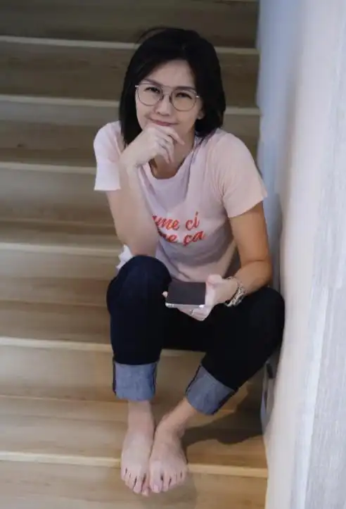 42岁的孙燕姿又发新歌歌甜人美有多少人被她的笑治愈到