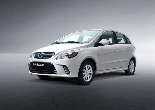 动力方面:北汽ev200搭载全新研发的高性能轻量化永磁同步电机,最大