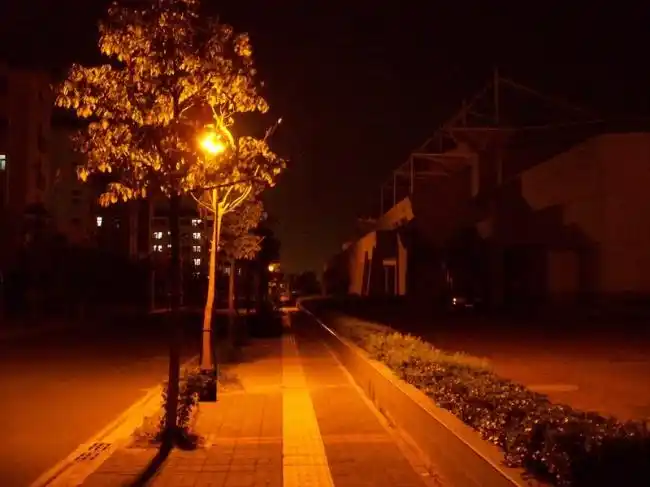 夜晚那一抹伤感灯火图片