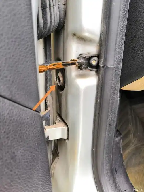 【图】朗友们知道这排水孔该怎么通吗_朗逸论坛_汽车之家论坛