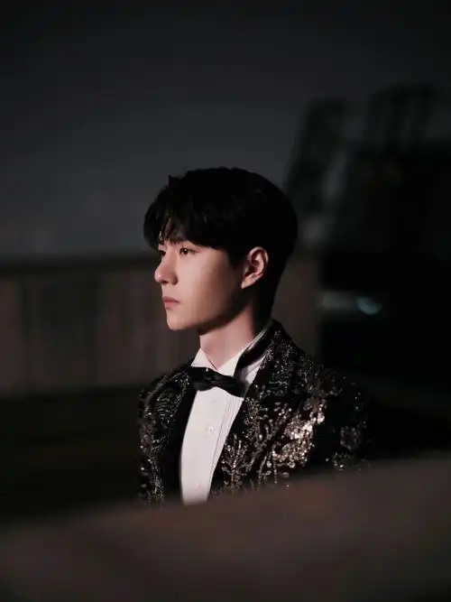 王一博20212022跨年定妆照