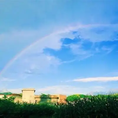 风景头像频道提供更多与天空,意境,唯美,高级相关的头像图片挑选下载