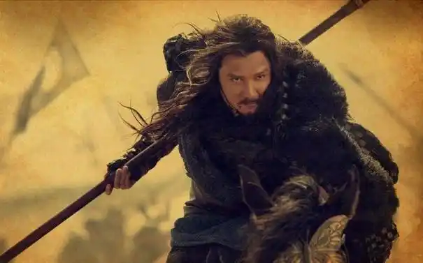 2011年,在电影巨制《鸿门宴传奇》中,冯绍峰扮演了项羽,在这个版本中