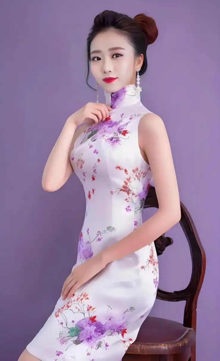 紫色旗袍美女