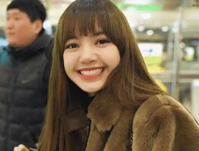 lisa自称纯素颜"太雷人",本以为是在谦虚,卸妆后我真信了_时候_图片