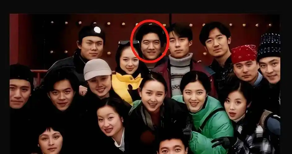 他是《三大队》中的王大勇,大学暗恋梅婷,骑电车去章子怡同学会