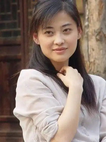 梅婷是中戏退学第一人为成名剑走偏锋却因一双儿女引争议