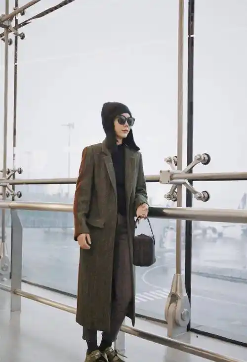 陈数《完美关系》气场全开,不仅演技好衣品也不差,穿大衣超有范_的