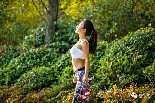 50岁的健身少女2017健康中国十大健身人物冻龄女神刘叶琳