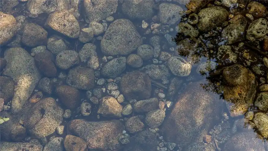 漂亮的鹅卵石高清桌面壁纸